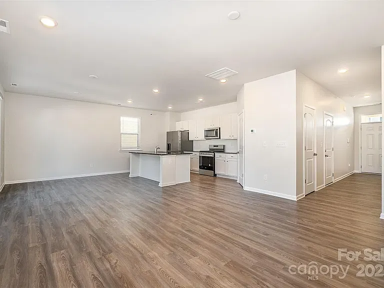 3034 Eastcott Ave — Photo 25