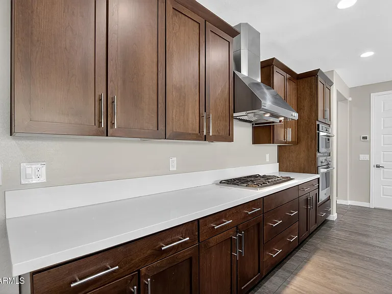 2350 W Gloria Ln — Photo 9