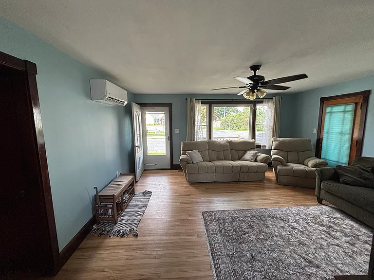 108 Pearl St — Photo 6