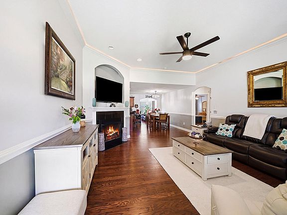 4th image of 223 Reedy River Ct