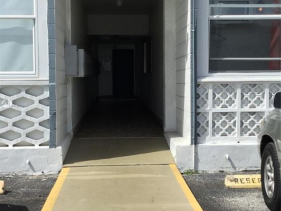 5th image of 15600 NE 6th Ave APT 28A