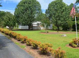 228 Holly Springs School Rd, Pickens, SC 29671