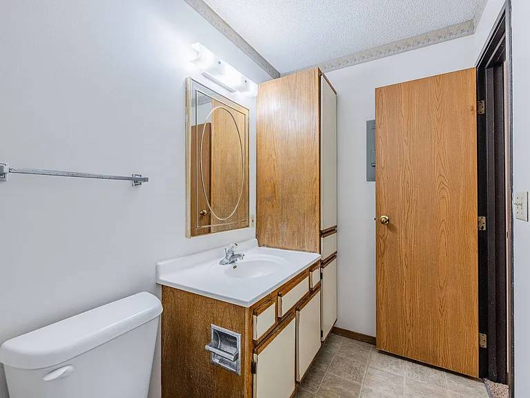 Cambridge Apartments — Photo 37