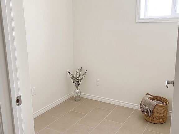 5th image of 1628 Nanaimo St #7