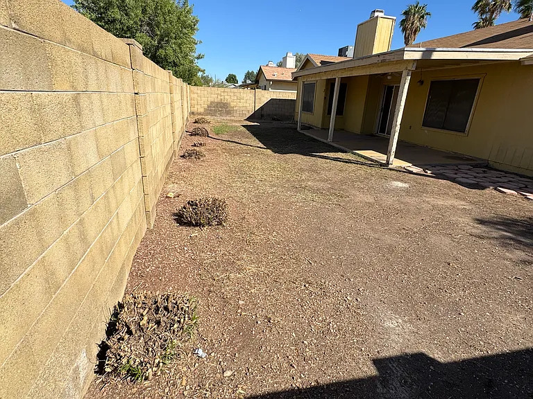 8016 W Vermont Ave — Photo 18