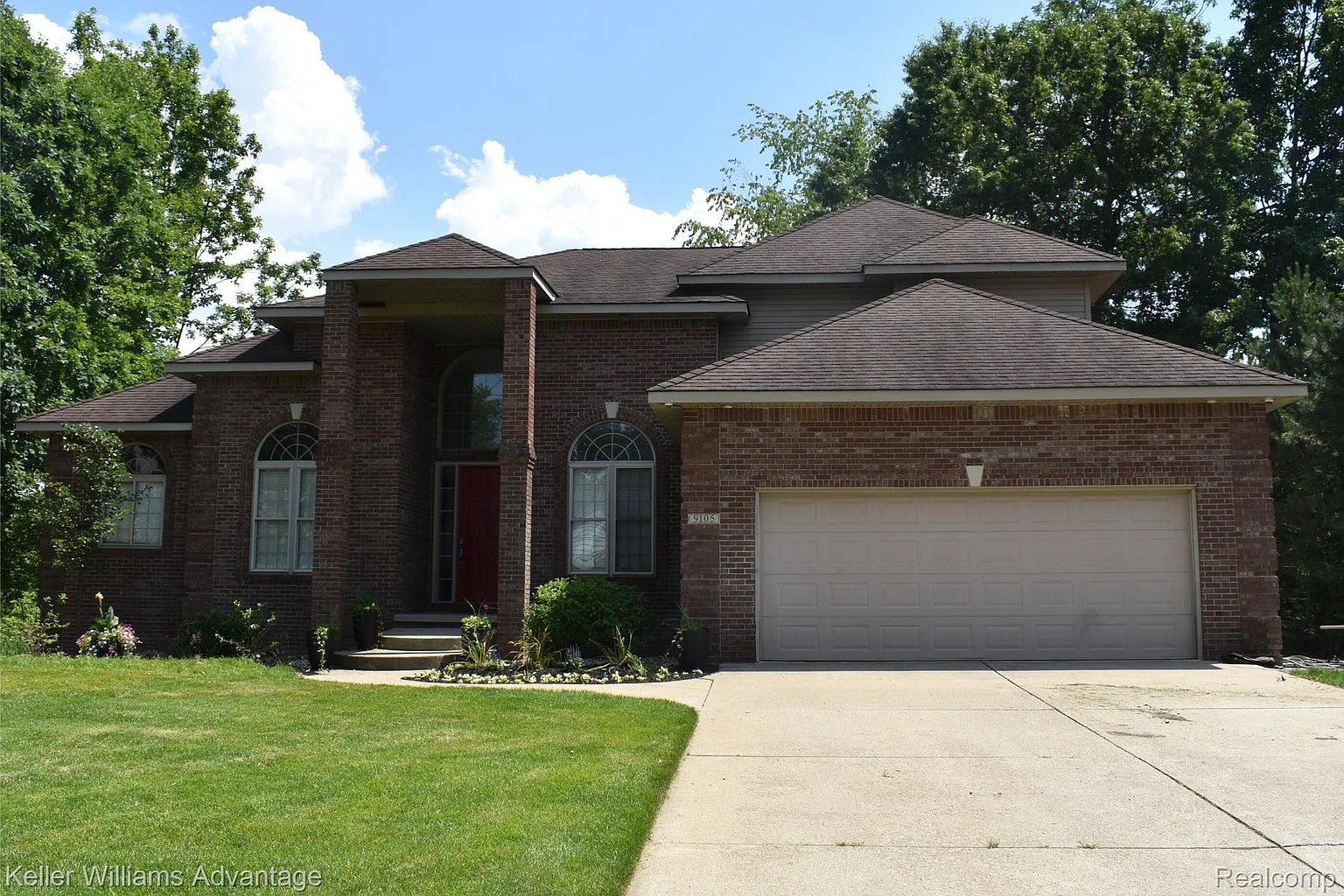 9105 Huron Bluffs Dr photo 1