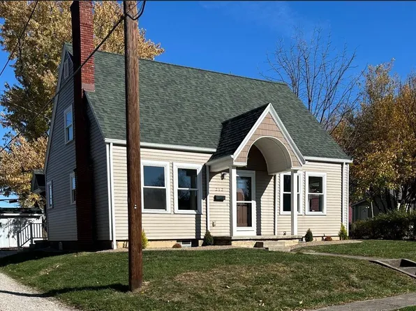 212 W Emerald St, Willard, OH 44890