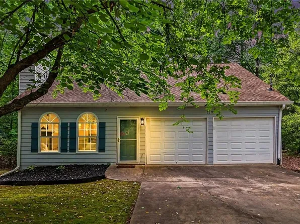 3270 Marine Rd, Cumming, GA 30041