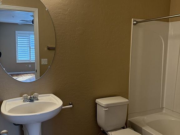 5th image of 167 W Tremaine Ct