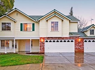 228 Oak Ave, Clovis, CA 93611