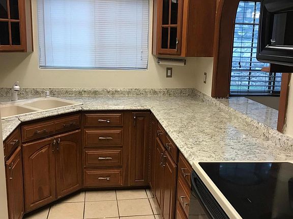 3rd image of 1644 Lomaland Dr APT 156