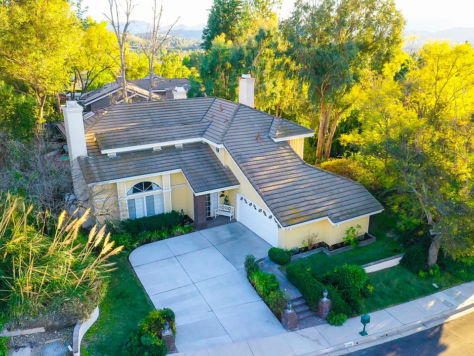 1st image of 2098 Brookfield Dr