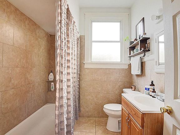 4th image of 2505-07 Orleans Ave