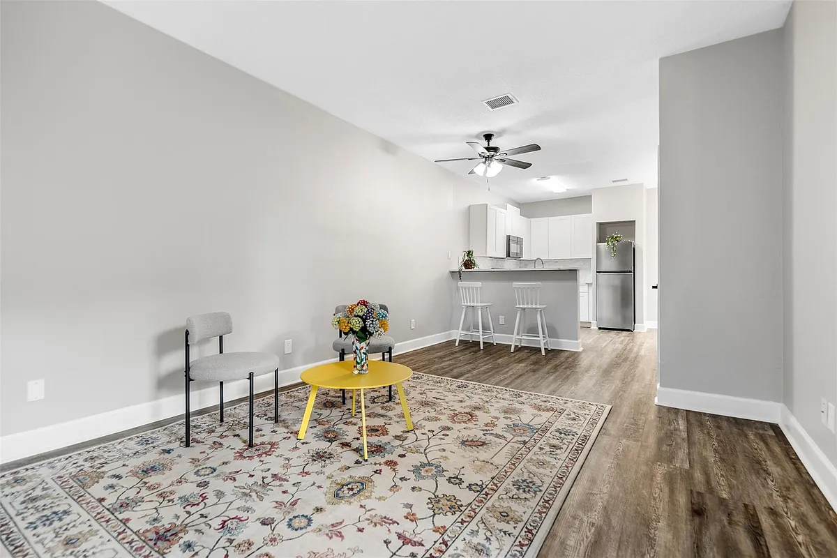 Building Photo - 2626 Holly Hall St #101