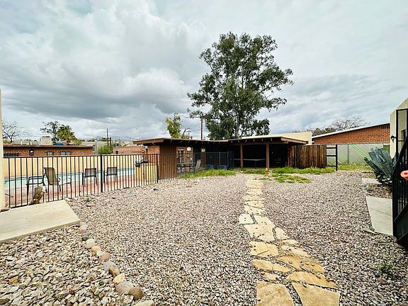 4th image of 1602 N Forgeus Ave #1602