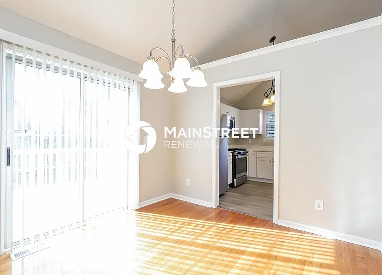 7015 Bristol Trl — Photo 5
