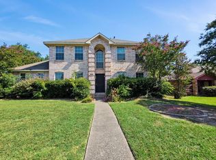 909 Madera Dr, Desoto, TX 75115