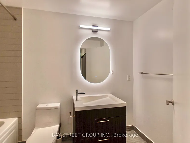 199 Richmond St W #203 — Photo 22
