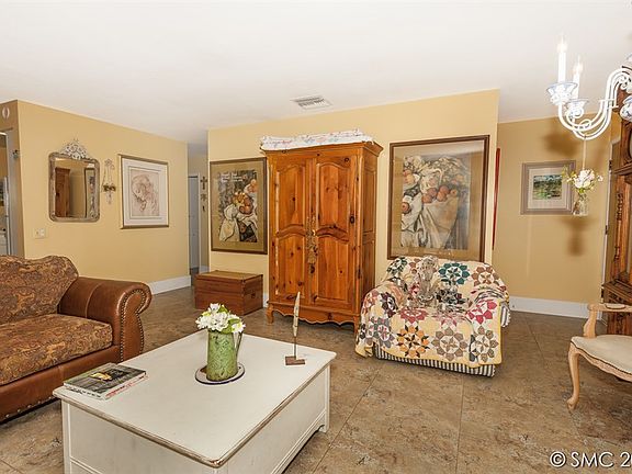 4th image of 3566 Bartlett Ave