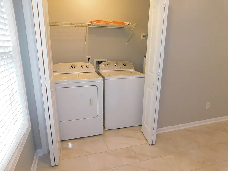 2027 E Park Dr — Photo 8