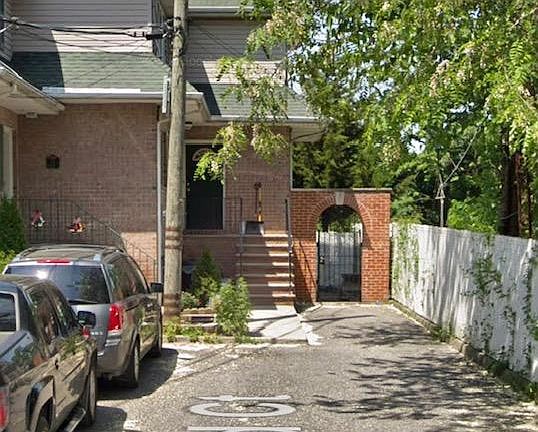 2nd image of 32 Kirkland Ct