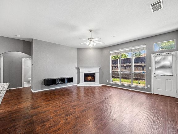 4th image of 5876 Ivy Glen Dr