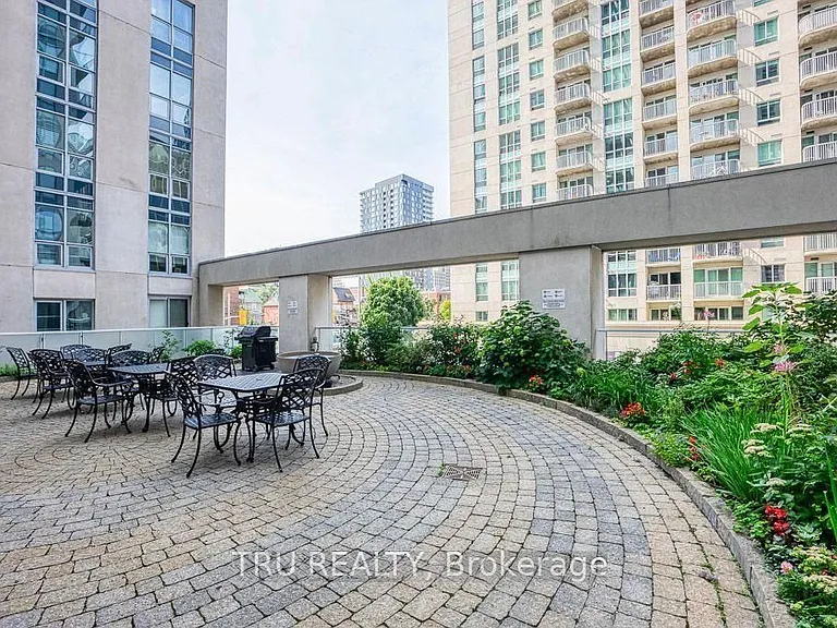195 Besserer St #303 — Photo 8