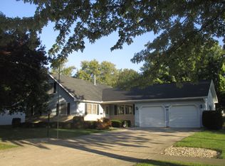 312 E Pembroke St, Tuscola, IL