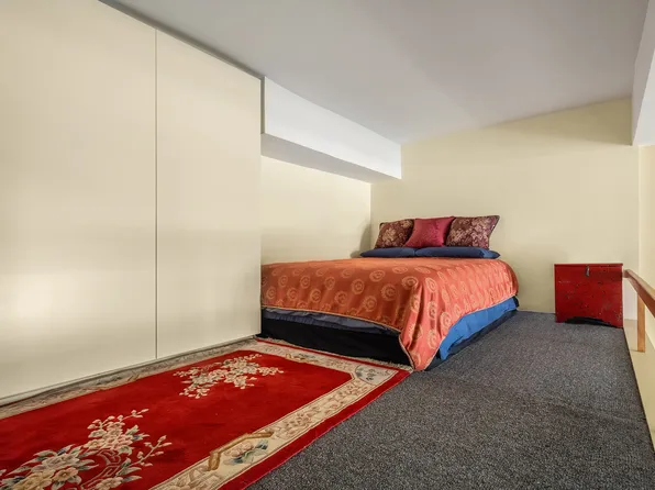 100 West 15th Street image 4 of 6