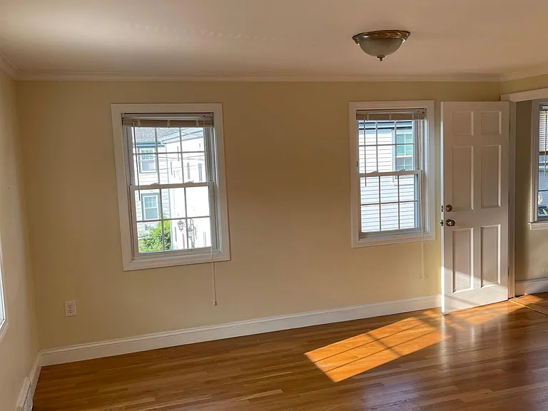 32 Linden Ave — Photo 11