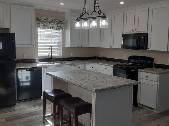 2nd image of 20391 Brown Ln