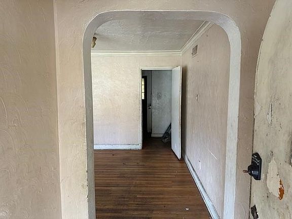 5th image of 749 Dunn Ave