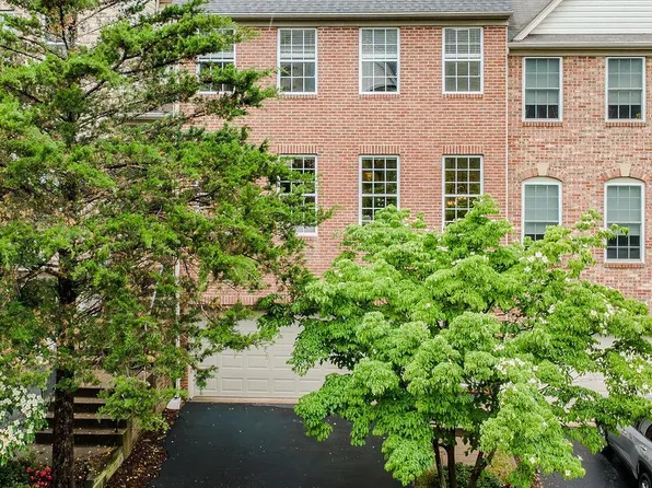 4172 Vernoy Hills Rd, Fairfax, VA 22033