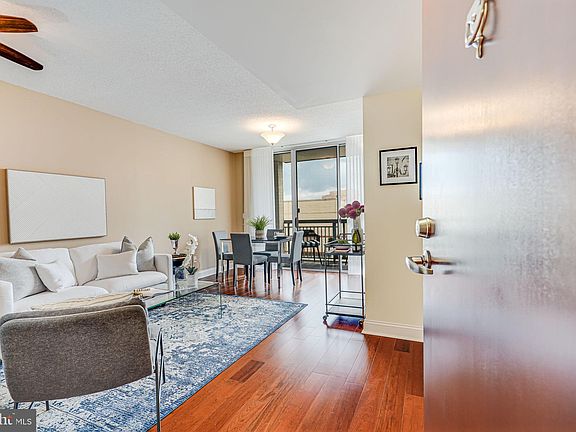 3rd image of 1020 N Highland St Unit 711