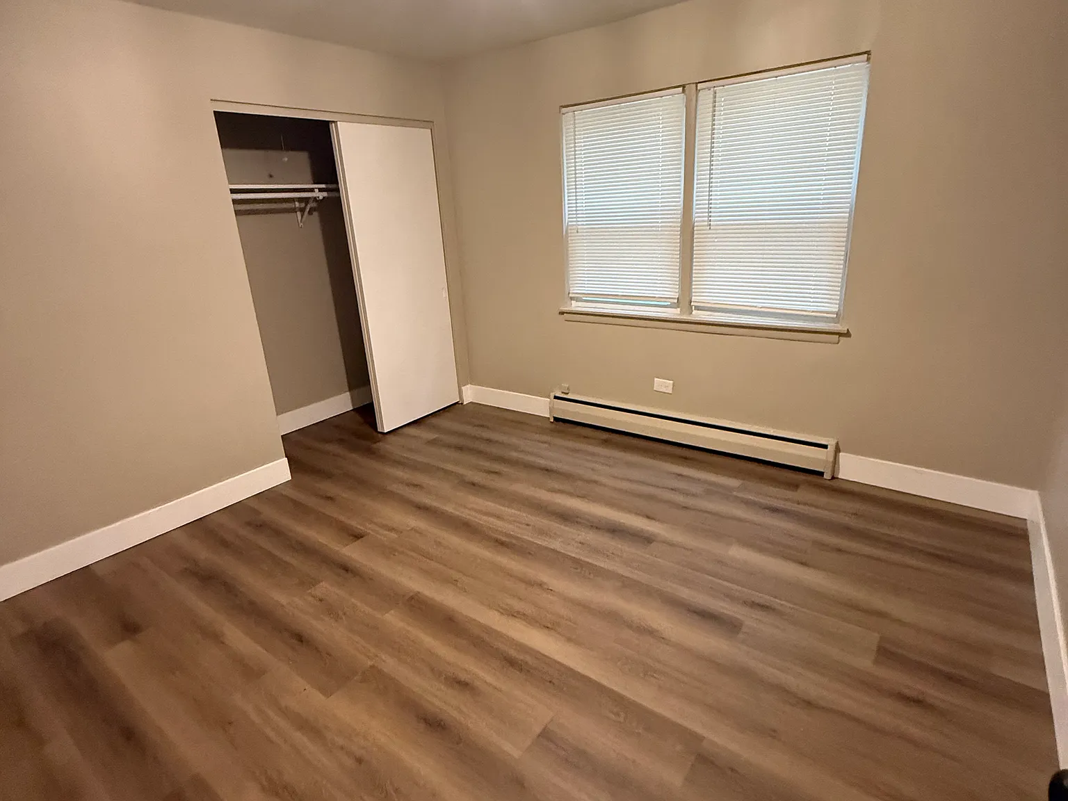 3 bed, 1200 sqft, $2,350 — Photo 3