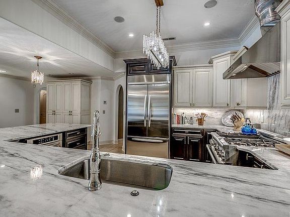 2nd image of 412 Pinecrest Dr