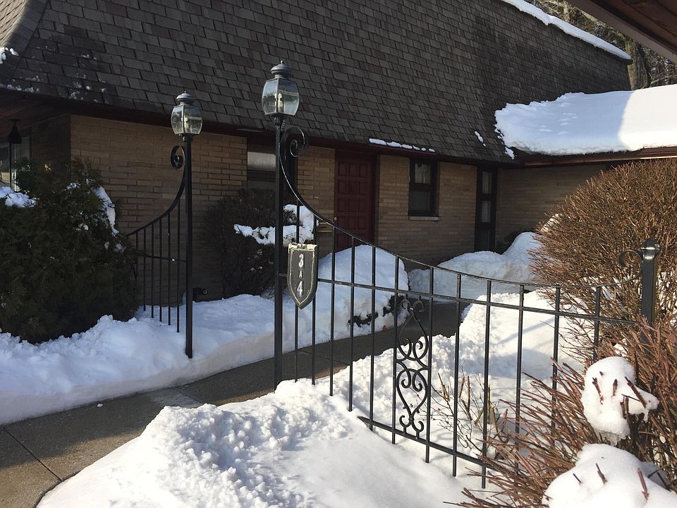 2nd image of 2727 Lakeshore Dr