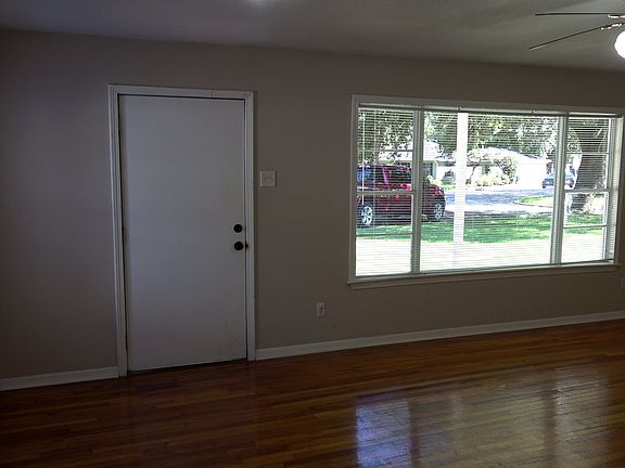 4th image of 1220 Avenue H