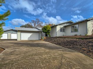 3440 Summit Dr, Redding, CA 96001