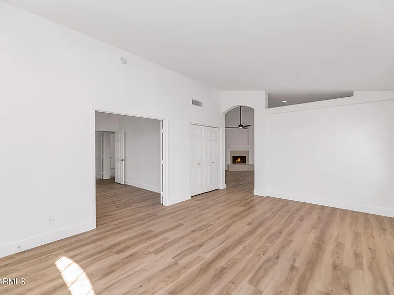 1706 E Windsong Dr — Photo 8