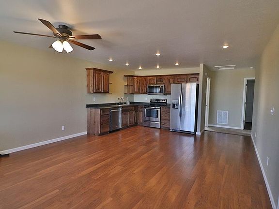 3rd image of 1148 E Adams St Lot 13A