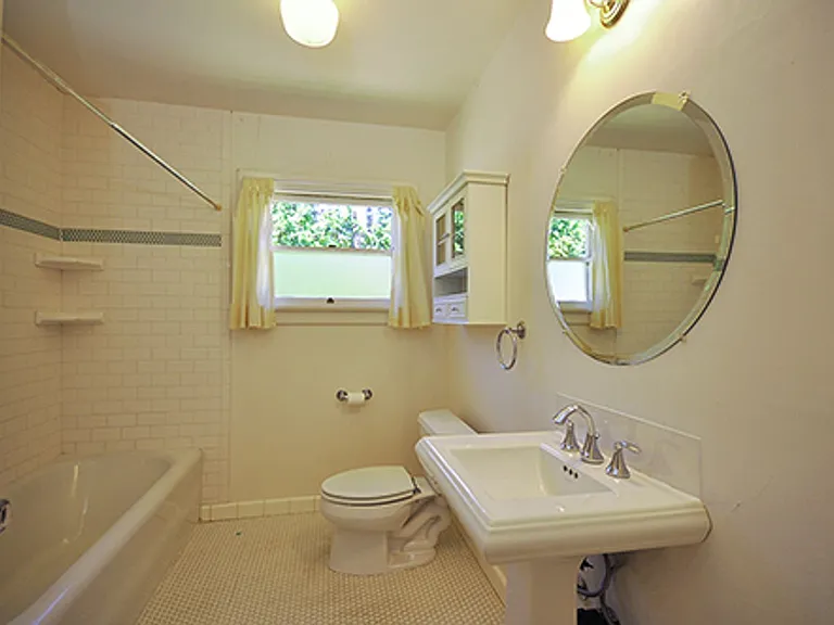 702 Leonard Ave — Photo 11