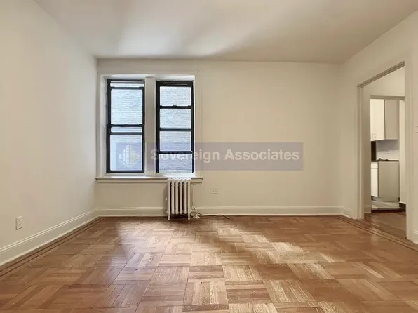 282 Cabrini Boulevard image 1 of 8