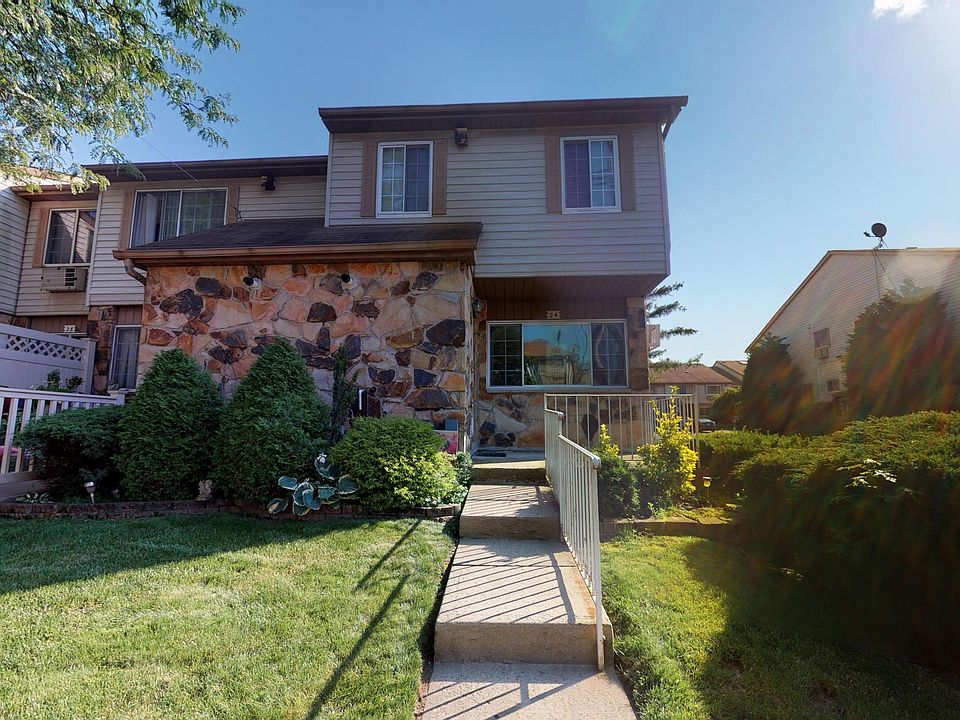 1st image of 24 Vedder Ave