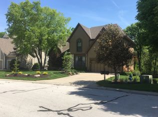 5601 NE Lake Dr, Kansas City, MO 64118
