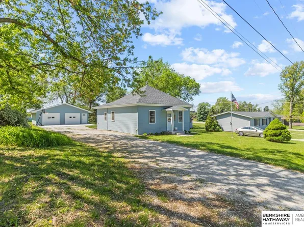 3615 Maple St, Davey, NE 68336