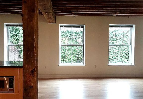4th image of 211 Front St Floor 3
