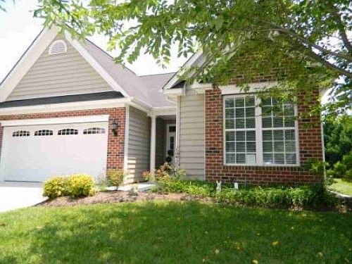 1st image of 324 Legacy Oaks Cir