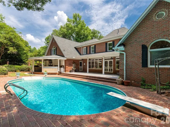 1933 Tara Trl, Lancaster, SC 29720