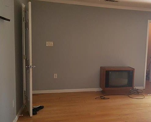 4th image of 2403 Grimsley St